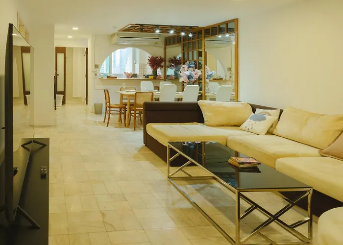Big Unit For 8 People, Center Silom Apartment Bangkok