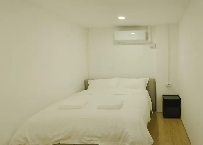 Apartment Big Unit For 8 People, Center Silom Bangkok